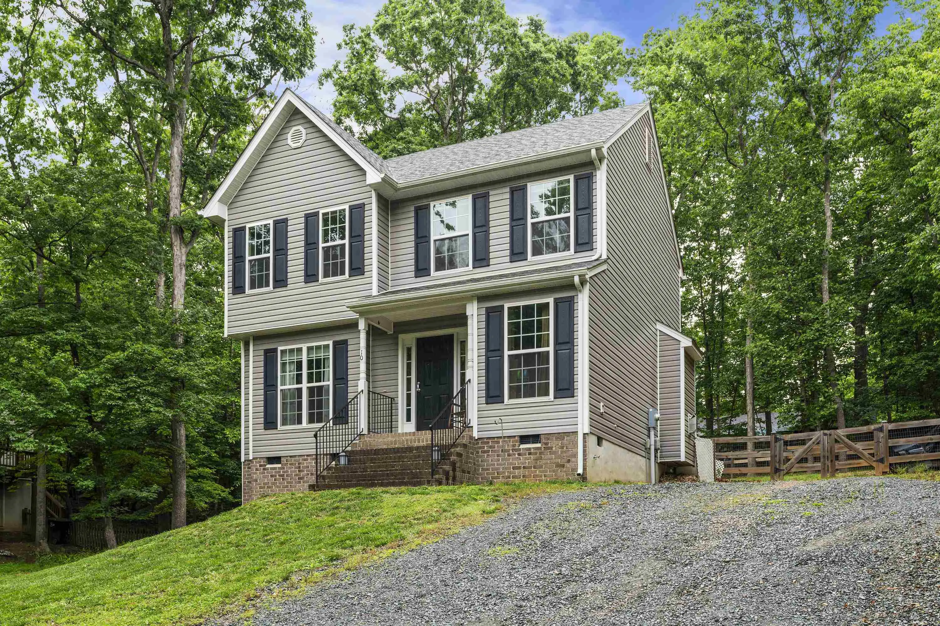 10 Zephyr Rd, Palmyra
