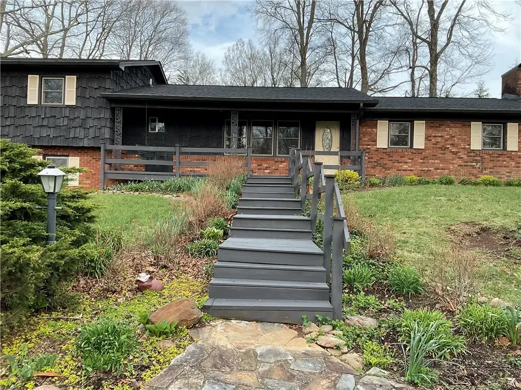 3162 Chestnut Grove Church Road, Sparta