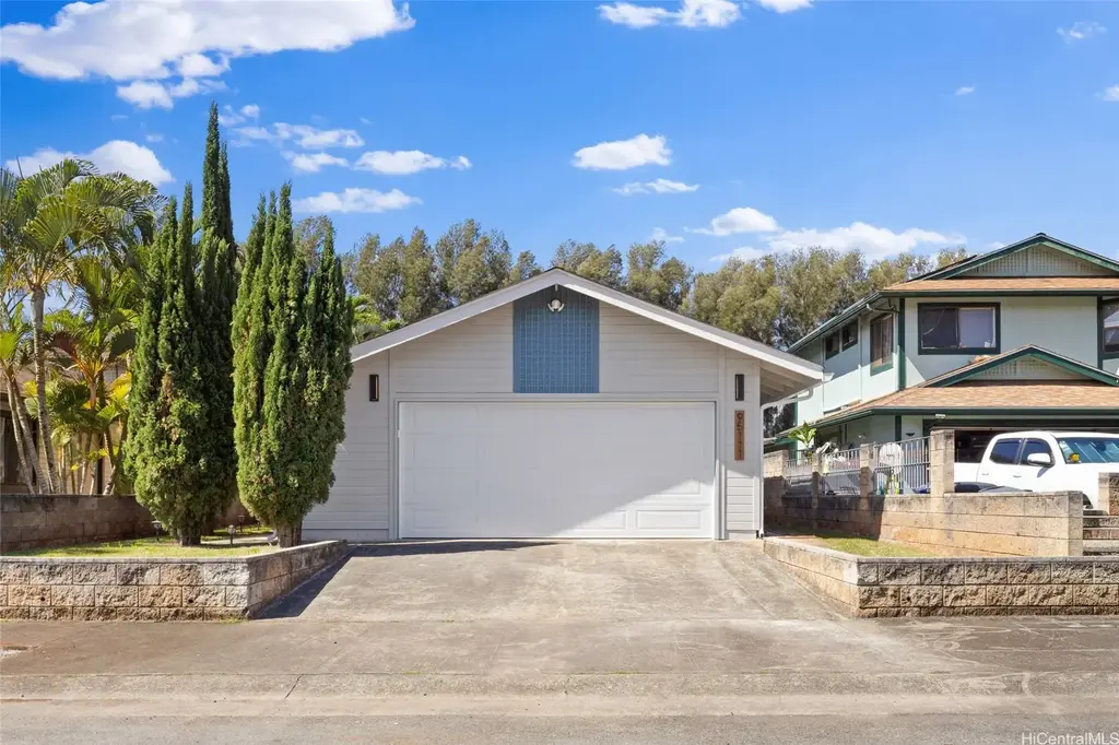 95-111 Eulu Place, Mililani