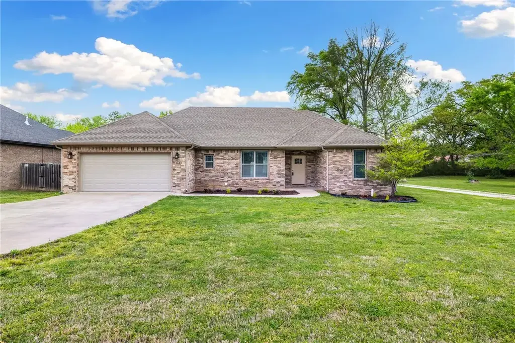 5642 E Huntsville Road, Fayetteville