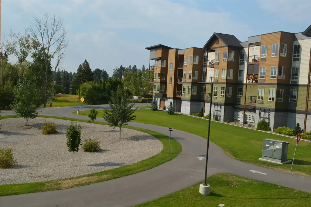 100 Woodlands Way W-204, Kalispell