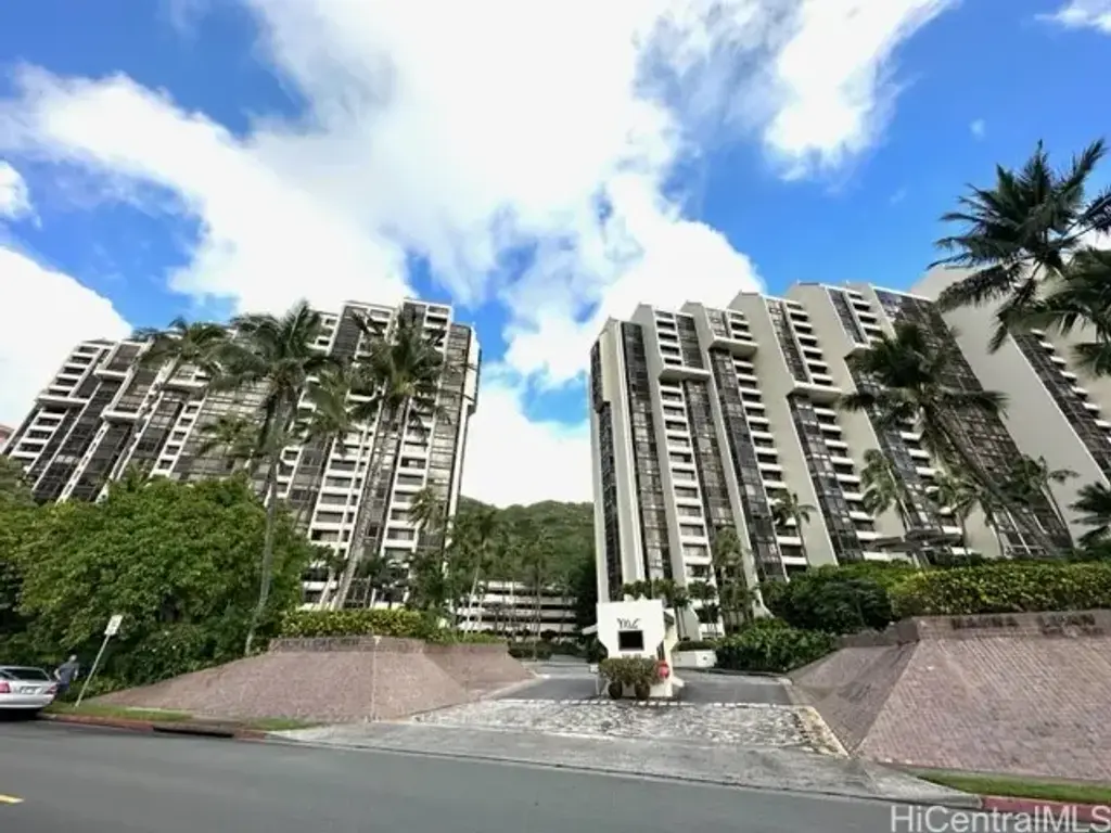 531 Hahaione Street # 9a, Honolulu