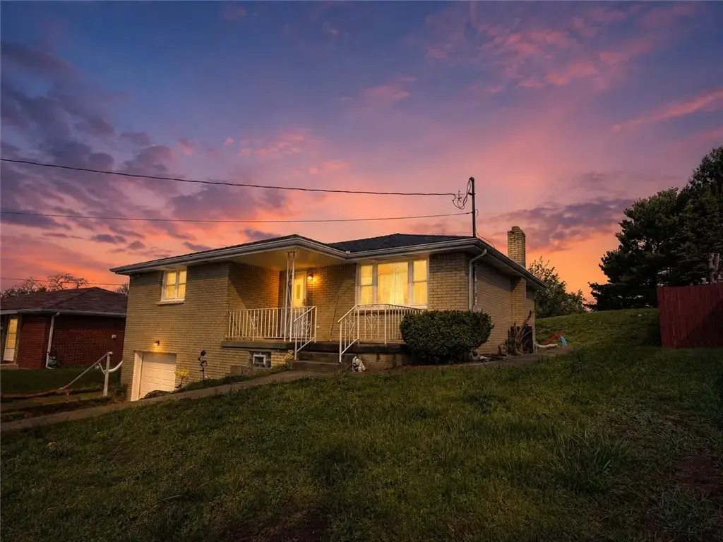 16 Jackson Drive , Monessen