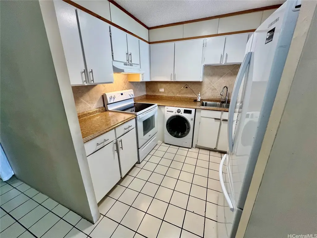 2575 Kuhio Avenue # 802, Honolulu