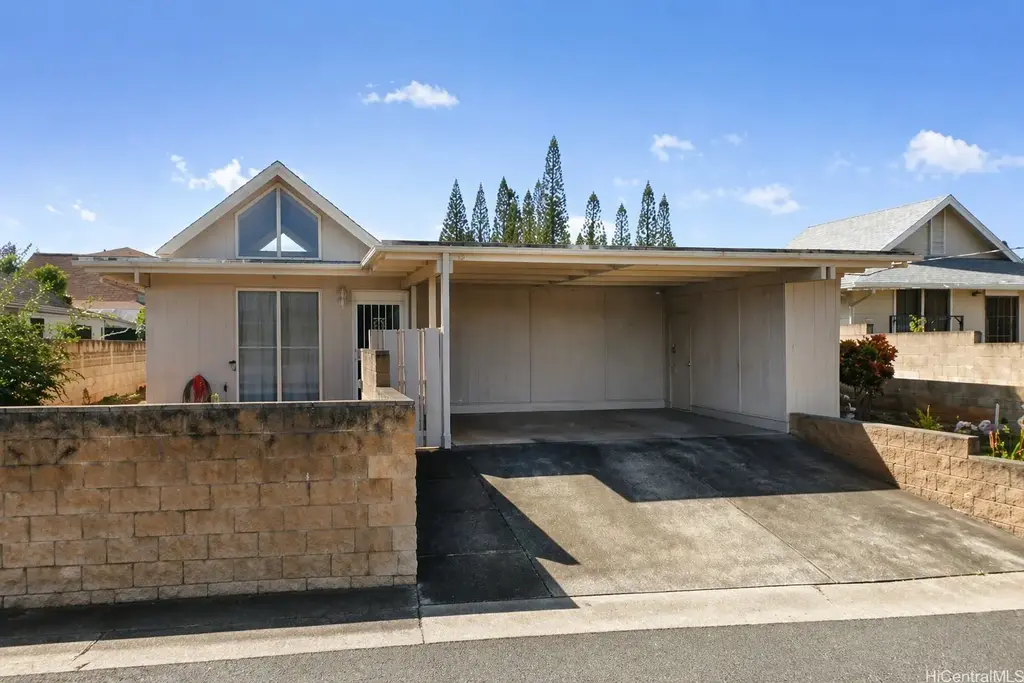 95-584 Wehewehe Loop, Mililani