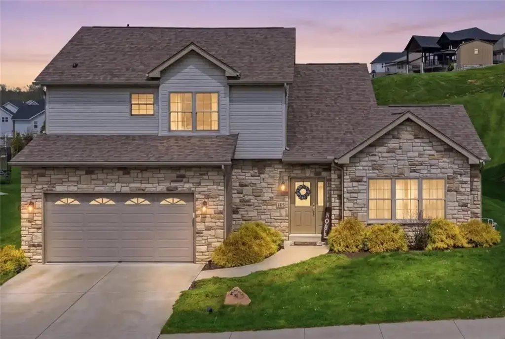 301 Juniper Way, Peters