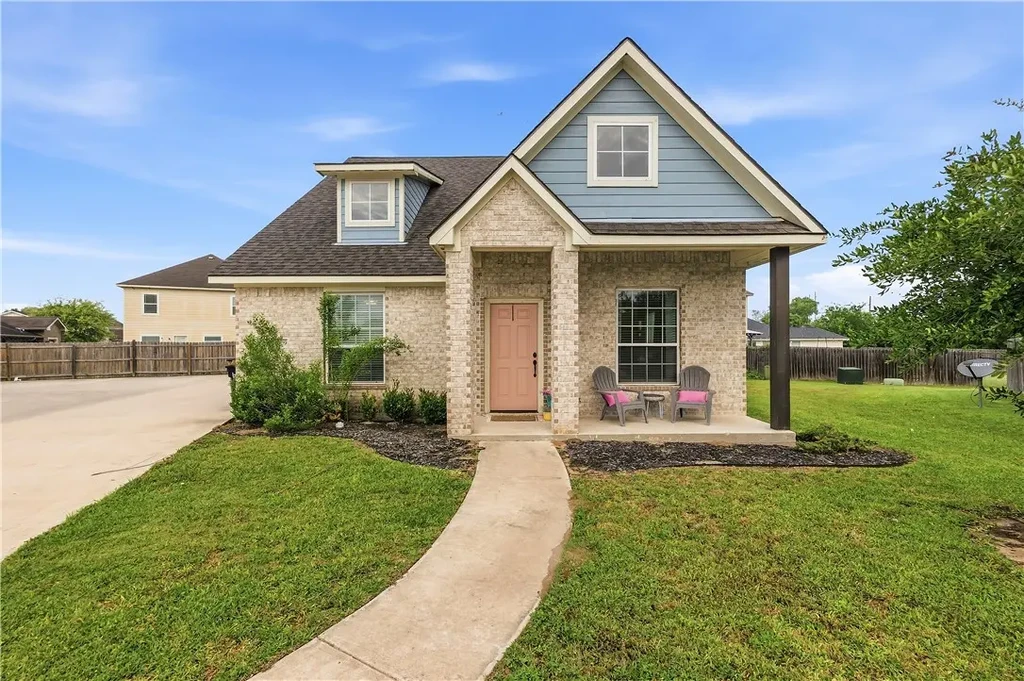 7009 Canter Court, College Station