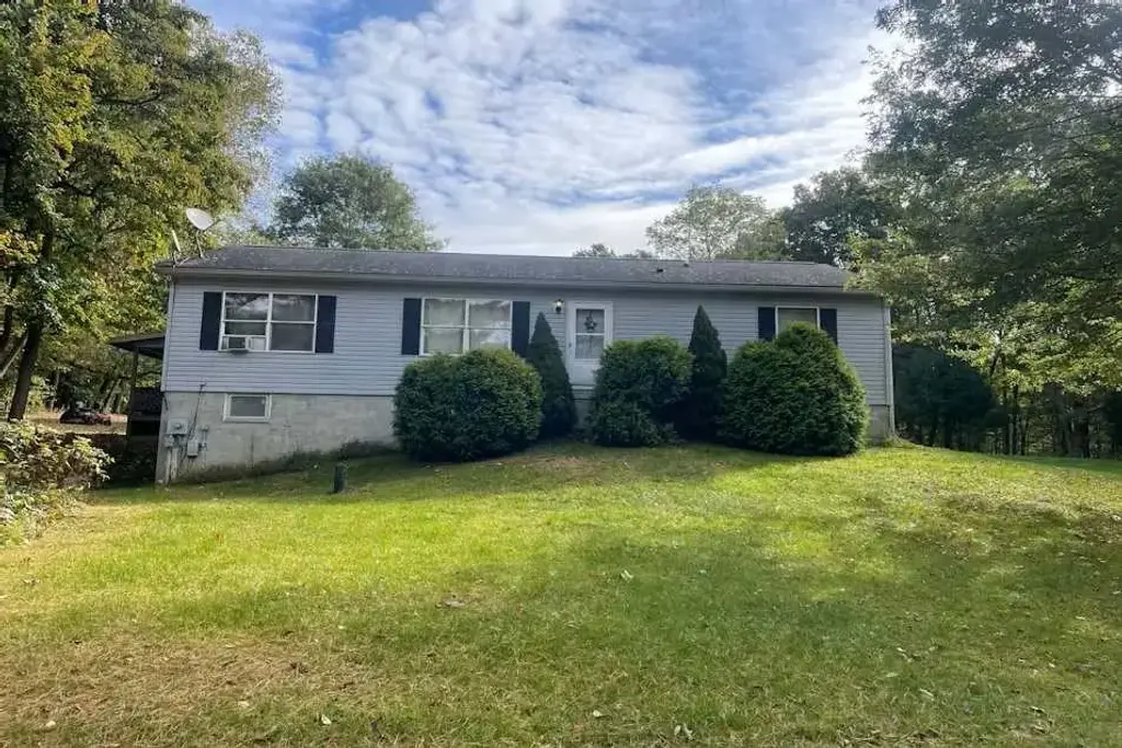 123 Church Street , Sugar Grove