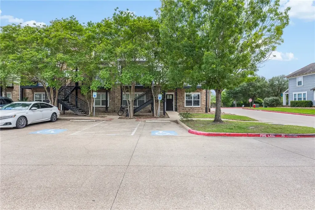 1725 Harvey Mitchell Parkway S 637, College Station