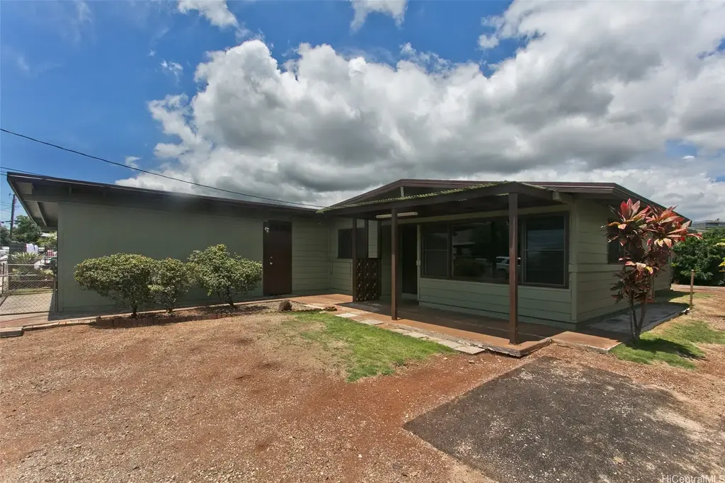 94-422 Apowale Street, Waipahu