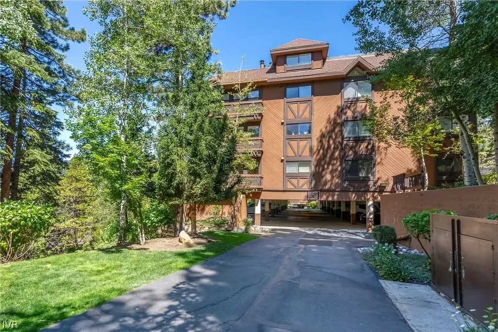 335 Ski Way # 313, Incline Village