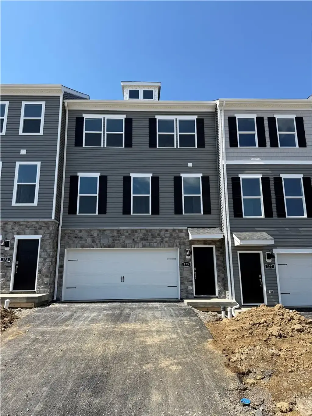 175 Laurel Hills Drive , Buffalo