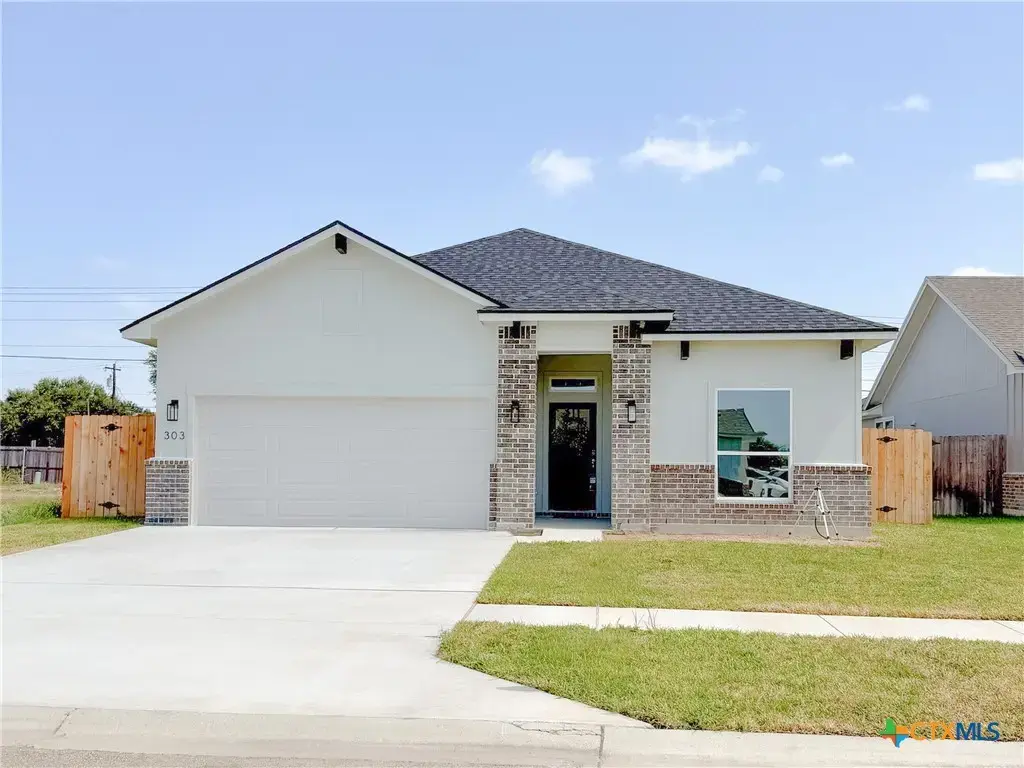 303 Cobble Stone Court, Victoria