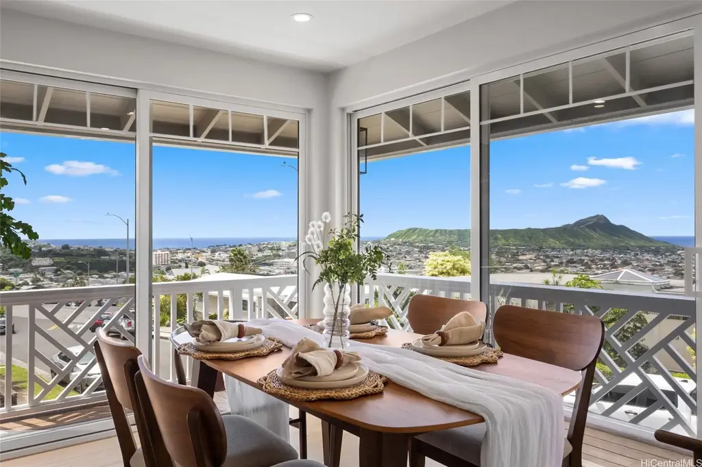 1482 Kalaepohaku Street, Honolulu