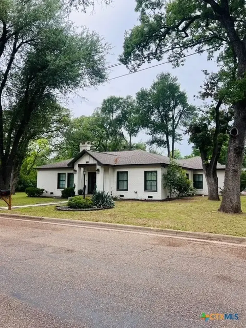 1806 North Harding, Cameron