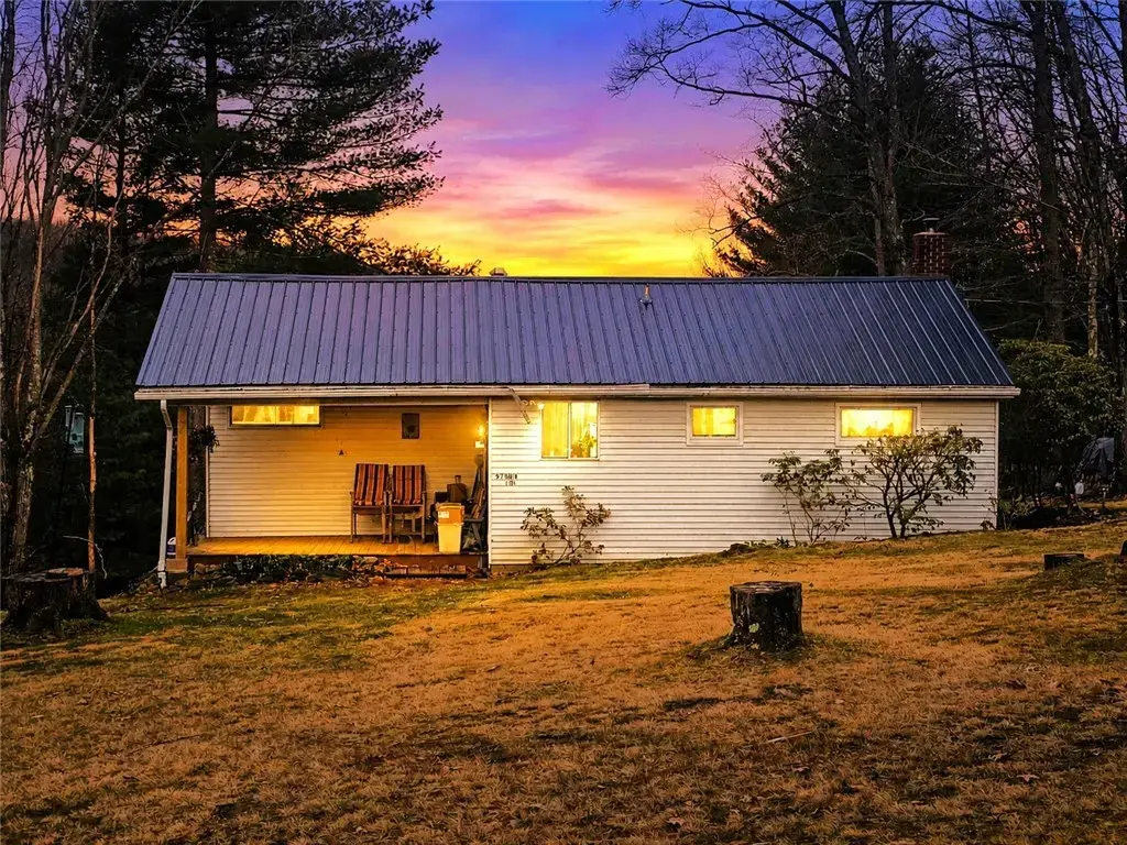 97 Robin Lane , Strattanville