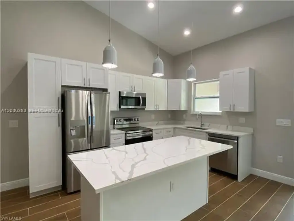 117-119 Meadow, Lehigh Acres