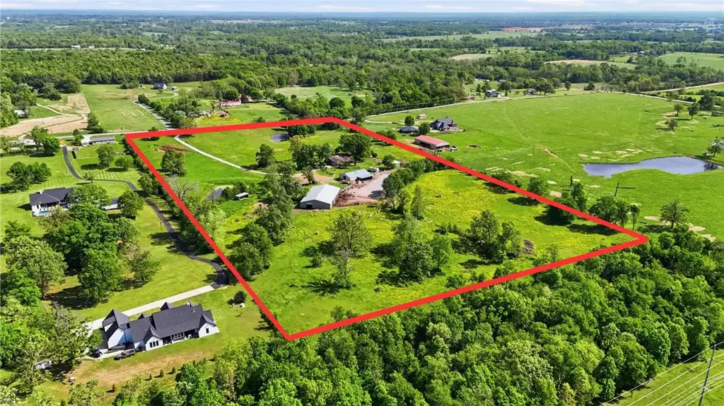 13677 N Mount Olive Road, Gravette