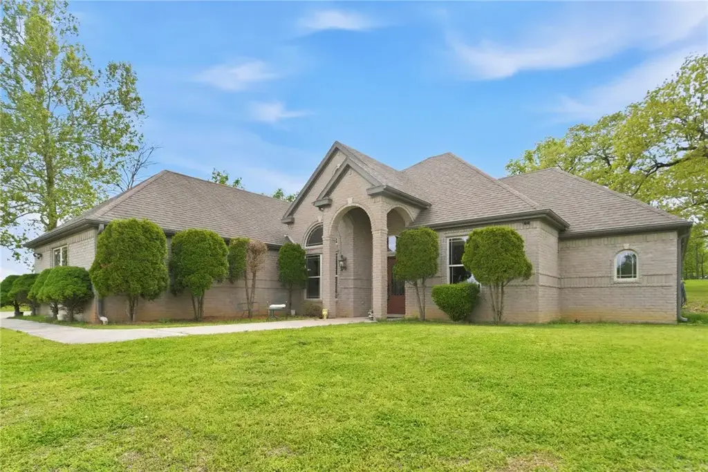 9207 And 9209 Coker Road, Gentry