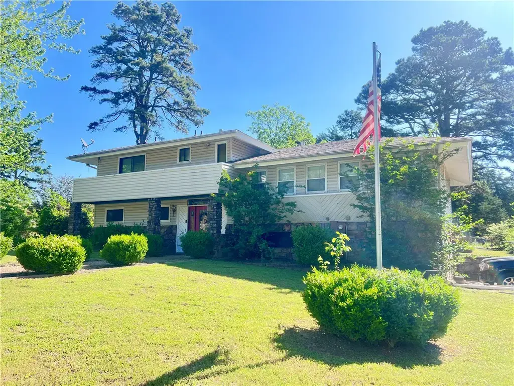 805 W Norristown Circle, Russellville