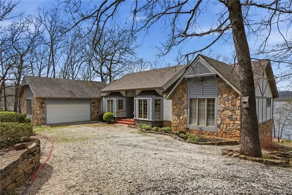 757 Lakeview Drive, Eureka Springs