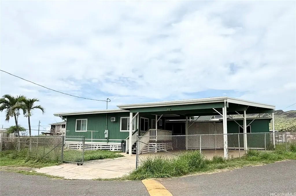87-1698 Farrington Highway # J2, Waianae