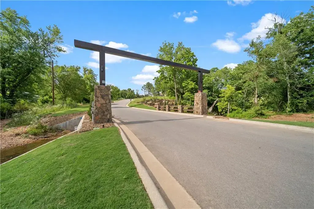 2508 Ne Waterfall Avenue, Bentonville