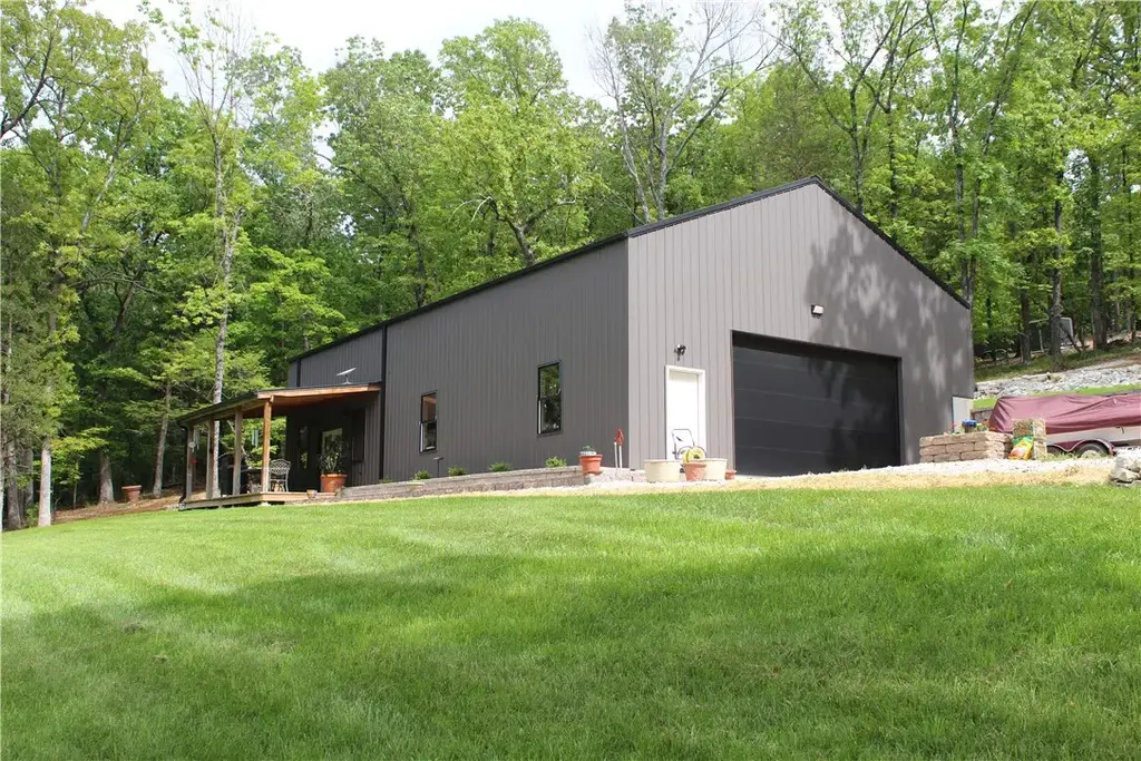 170 Blue Lake Drive, Protem