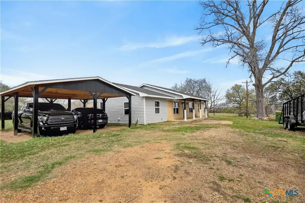 2539 County Road 347 Loop, Gause
