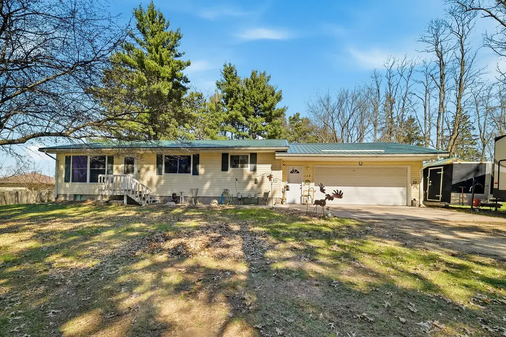 168 S Hoffman Street, Hixton