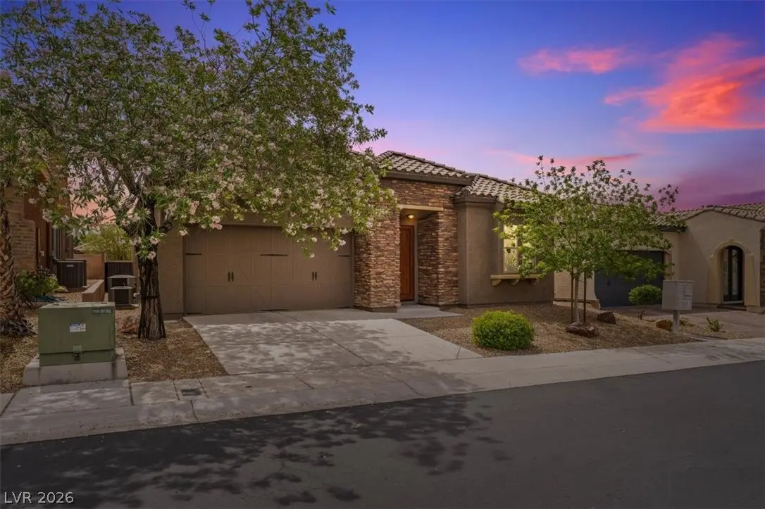 Photo of Listing #2775836
