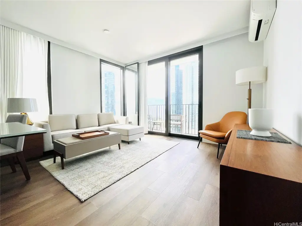(unit #1802) 987 Queen Street, Honolulu