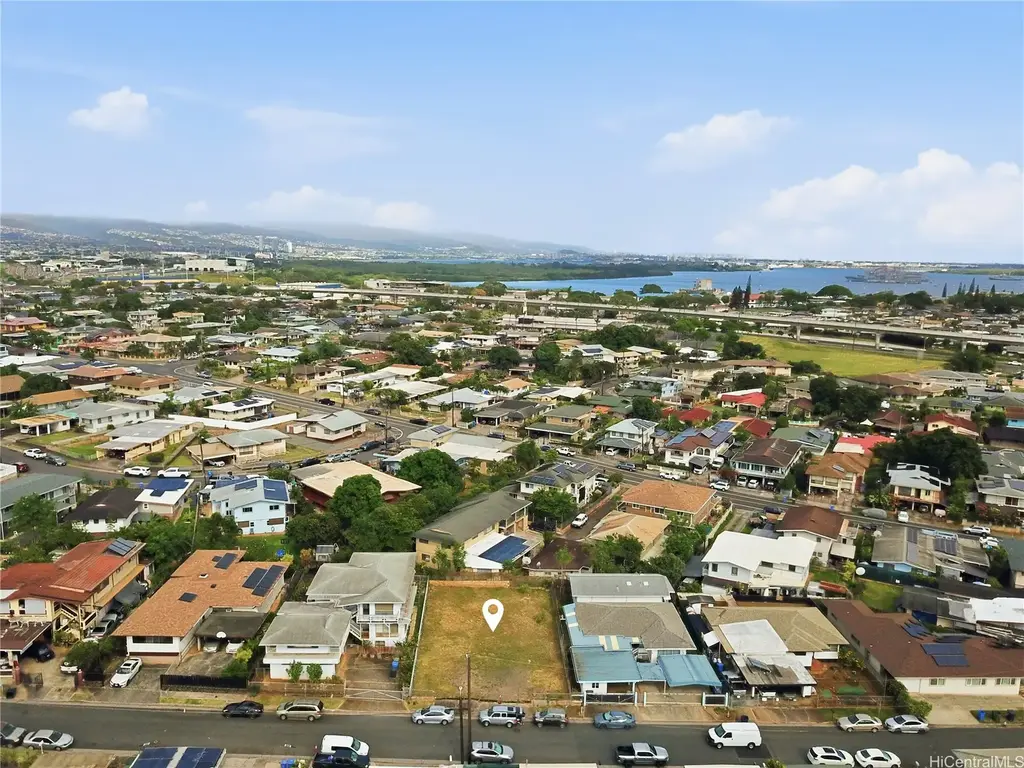 94-291 Kahuawai Street, Waipahu