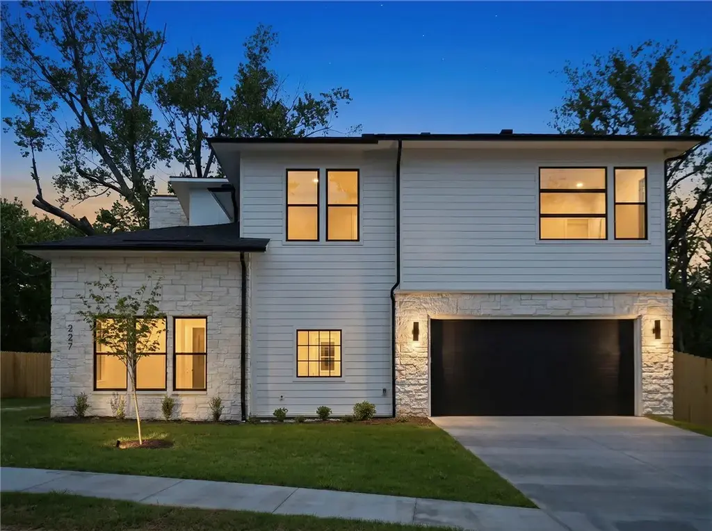 227 Ne H Street, Bentonville