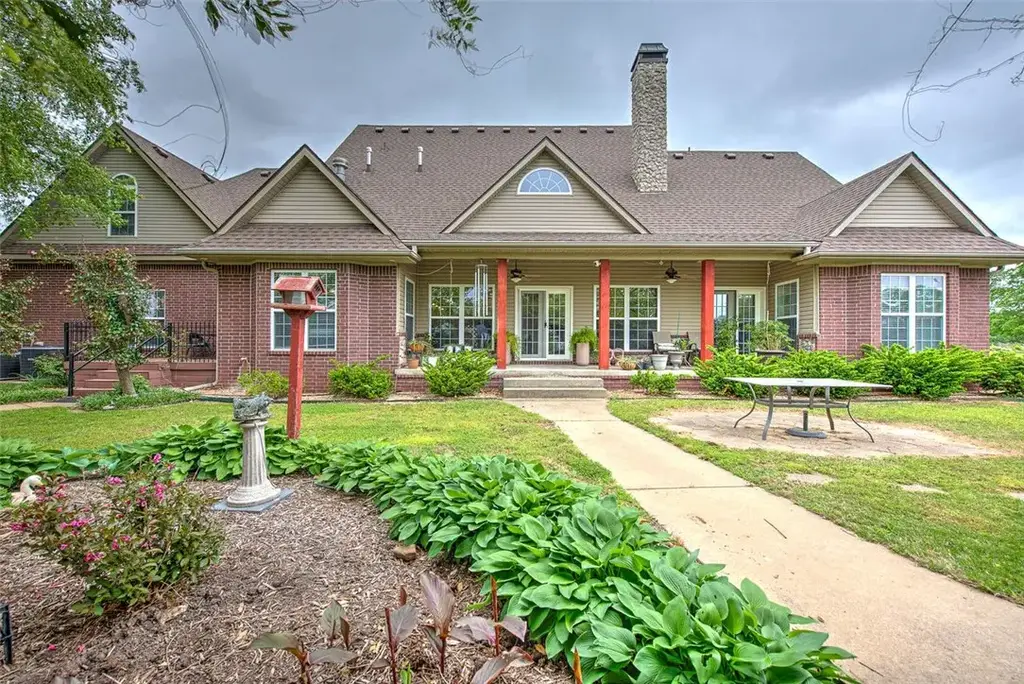 302 Spring Creek Road, Lowell