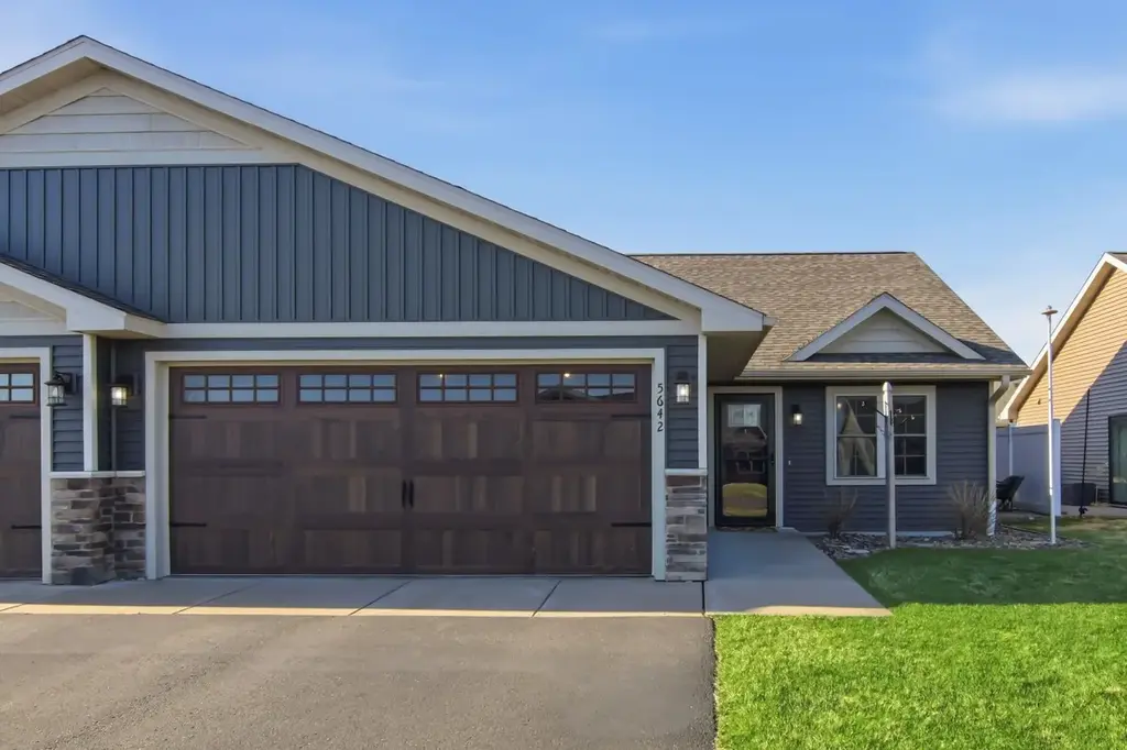 5642 Green Park Drive, Eau Claire