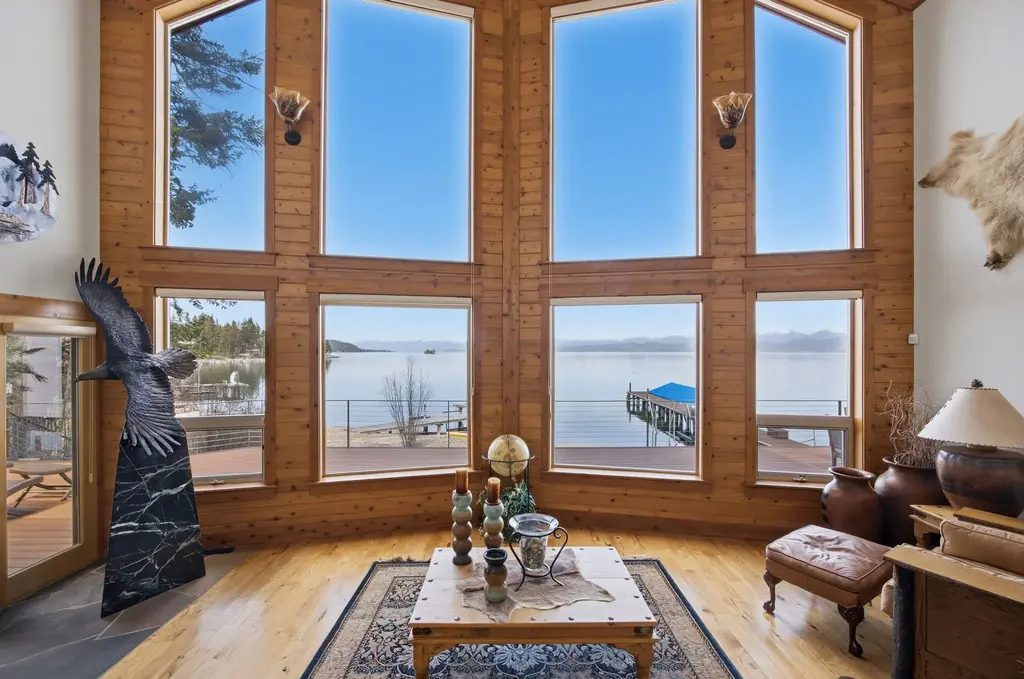 19234 Johns Lakeshore Drive, Lakeside