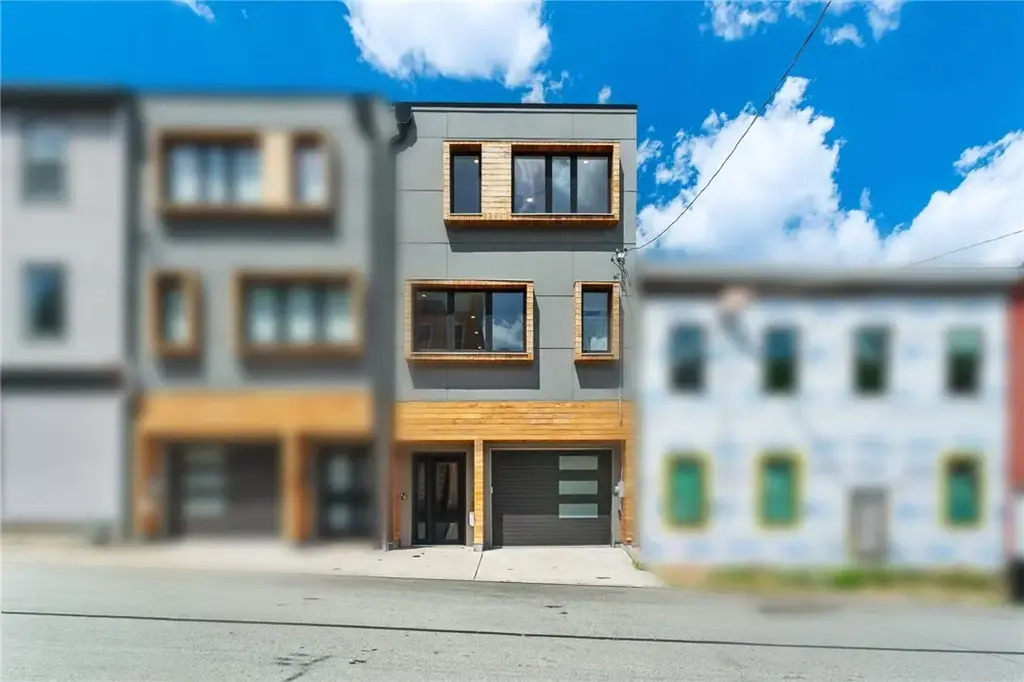 3211 Dobson Street, Polish Hill