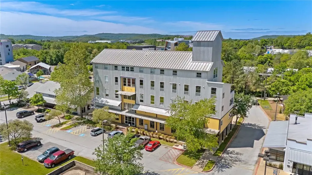 525 S School 430, Fayetteville