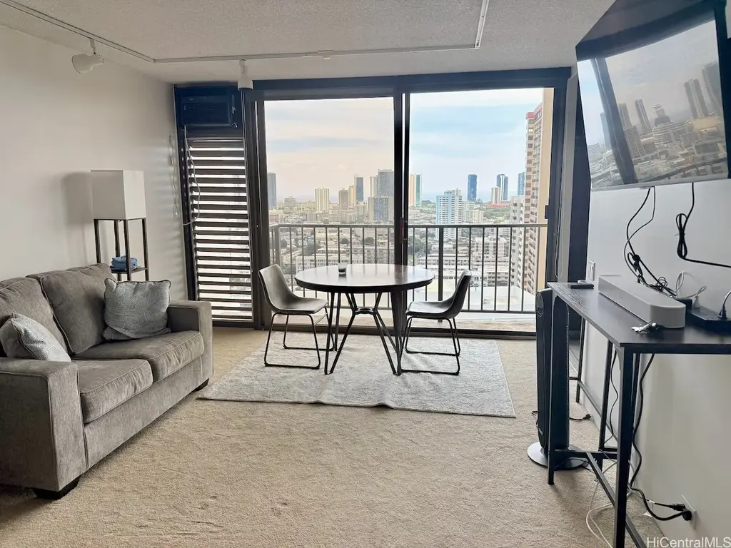 1630 Liholiho Street # 2105, Honolulu