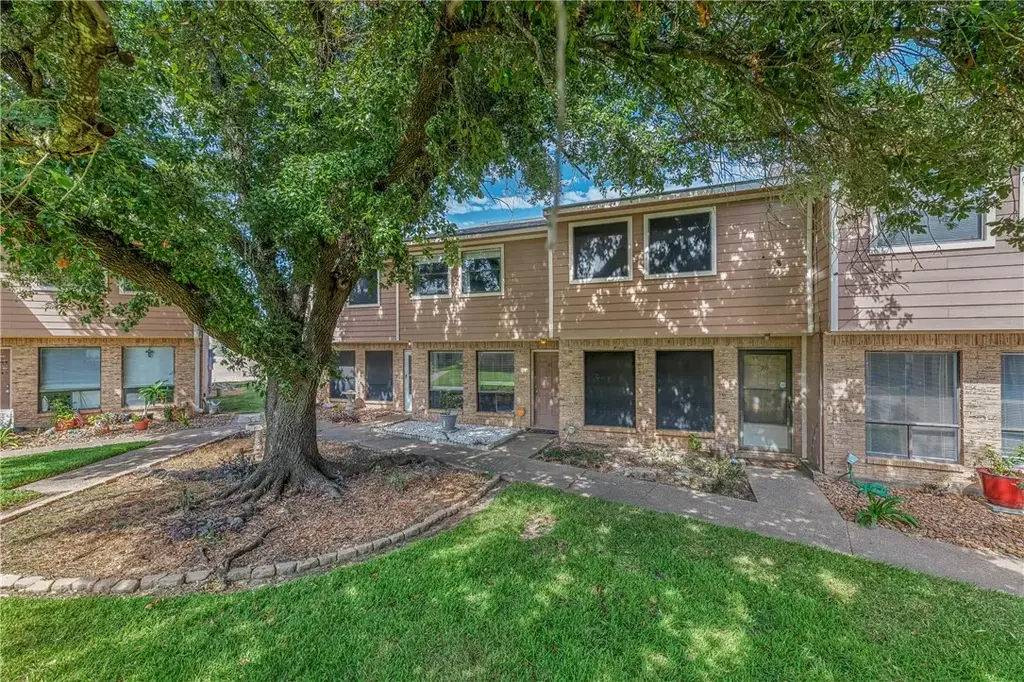 2807 Wildflower Drive 20, Bryan