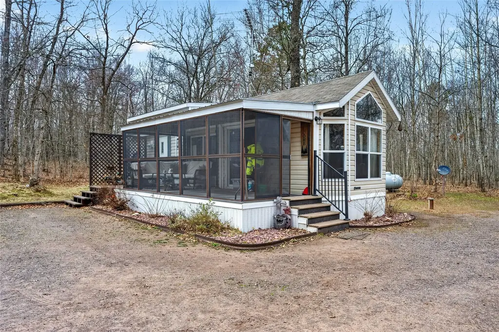 W8169 Woodburn Avenue, Trego