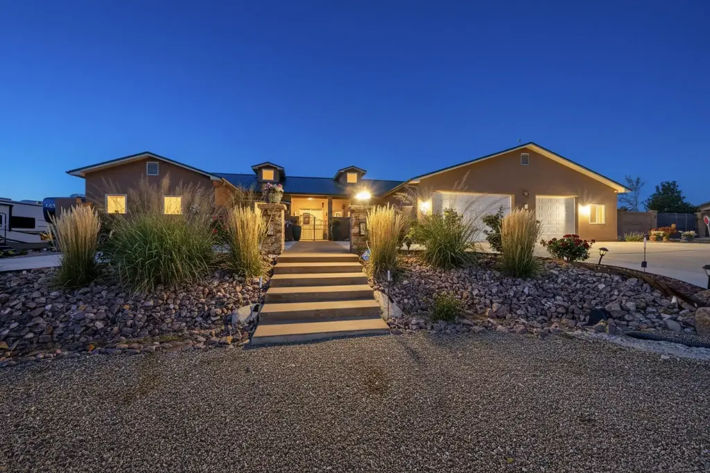 15 W Serena Lane, Santa Fe