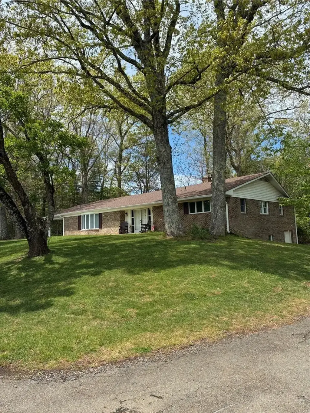 351 Little River Drive, Sparta
