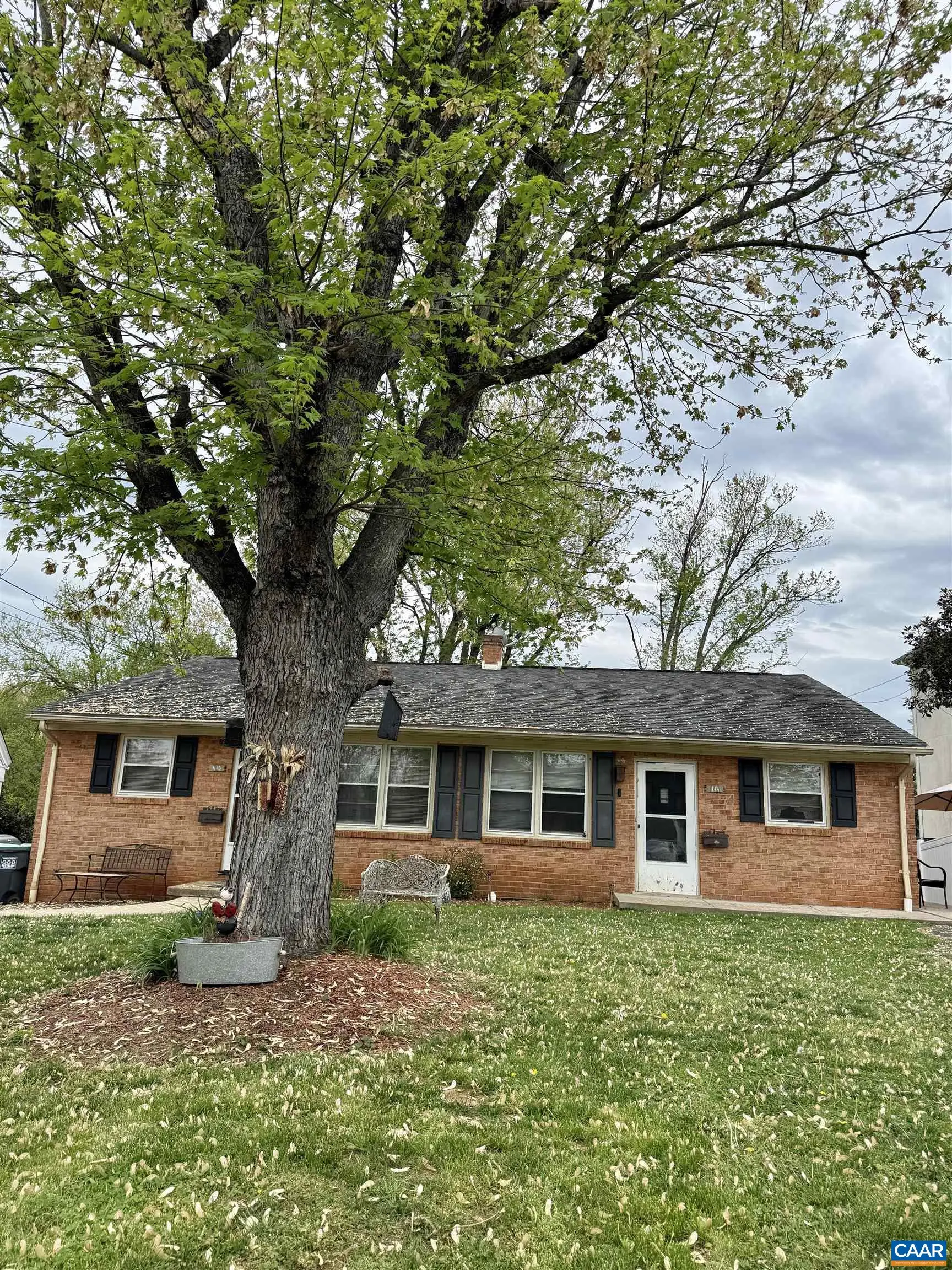114 Harris Rd, Charlottesville