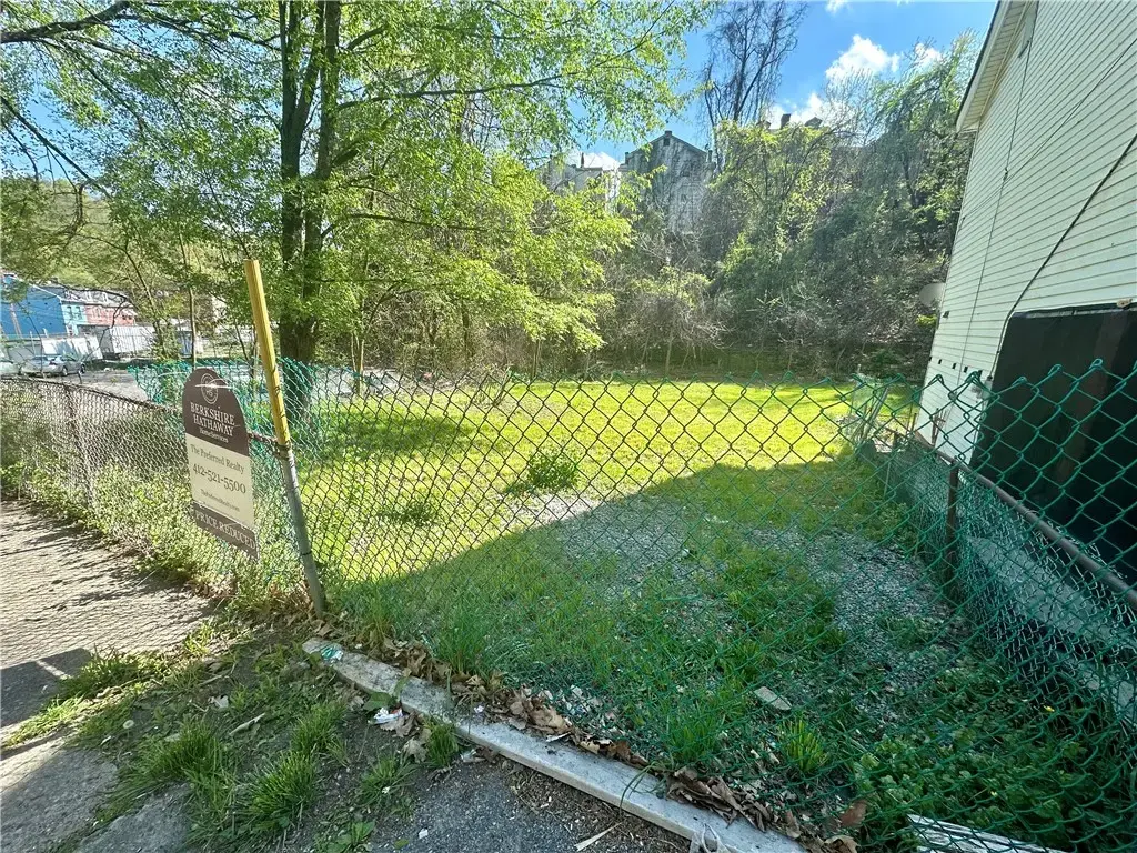 Mcclure Avenue , Brighton Heights