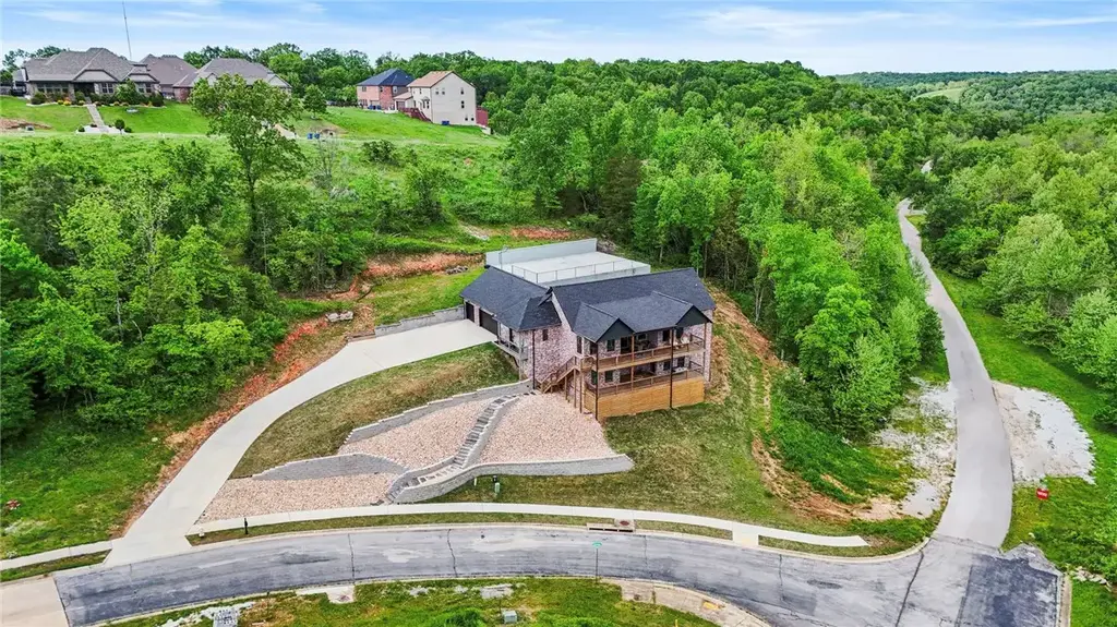 2103 Ne Chaucer Street, Bentonville
