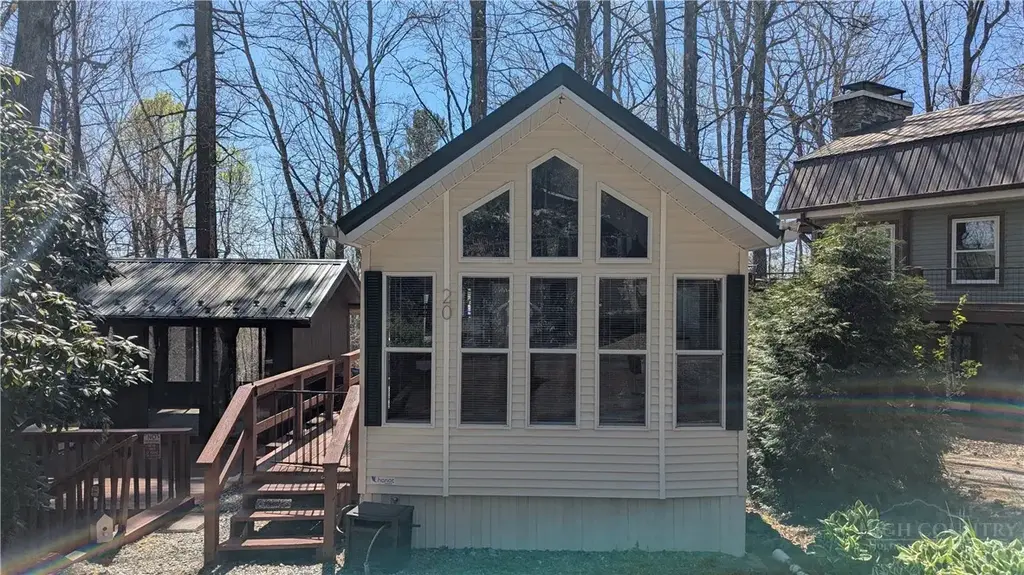 20 Twintree Lane, Newland