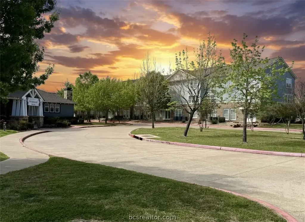 1725 Harvey Mitchell Parkway S 1925, College Station