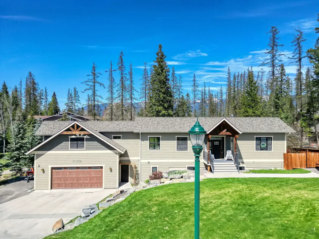 448 W 7th Street, Whitefish